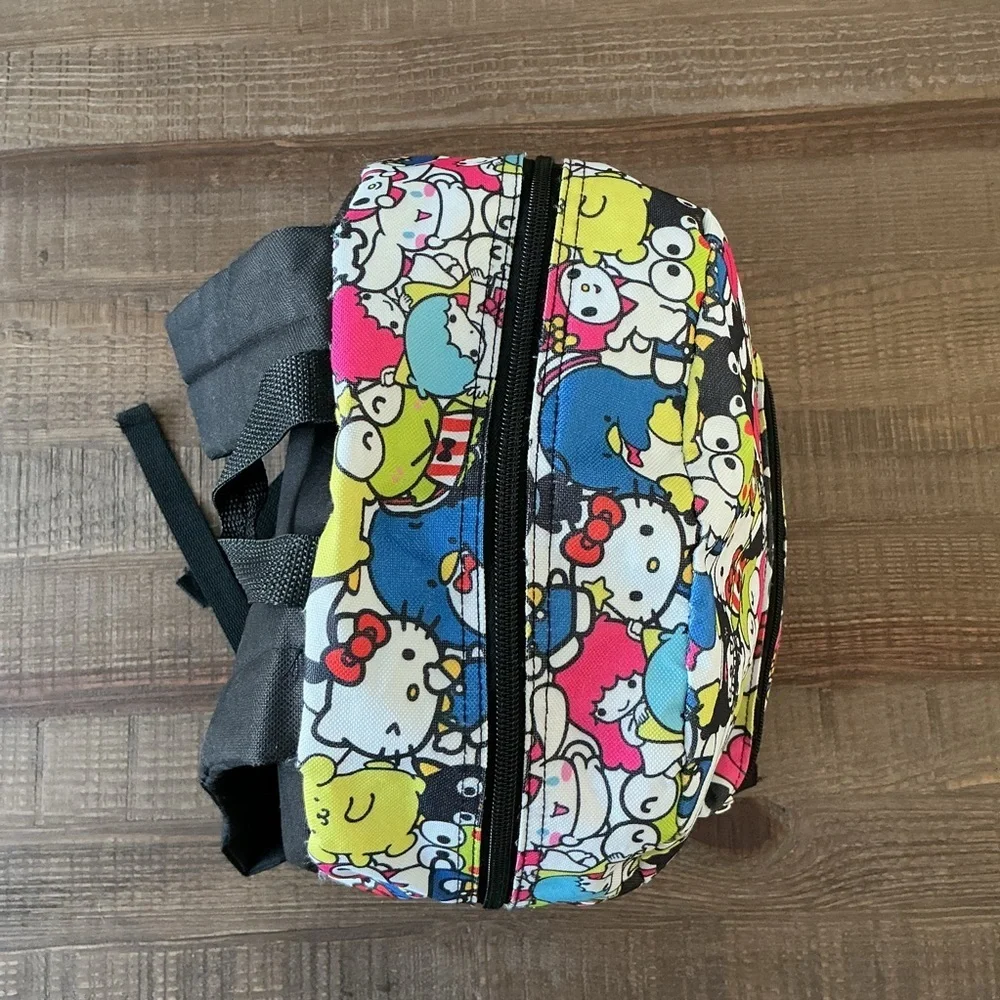 Sanrio Hello Kitty & Friends All Over 16